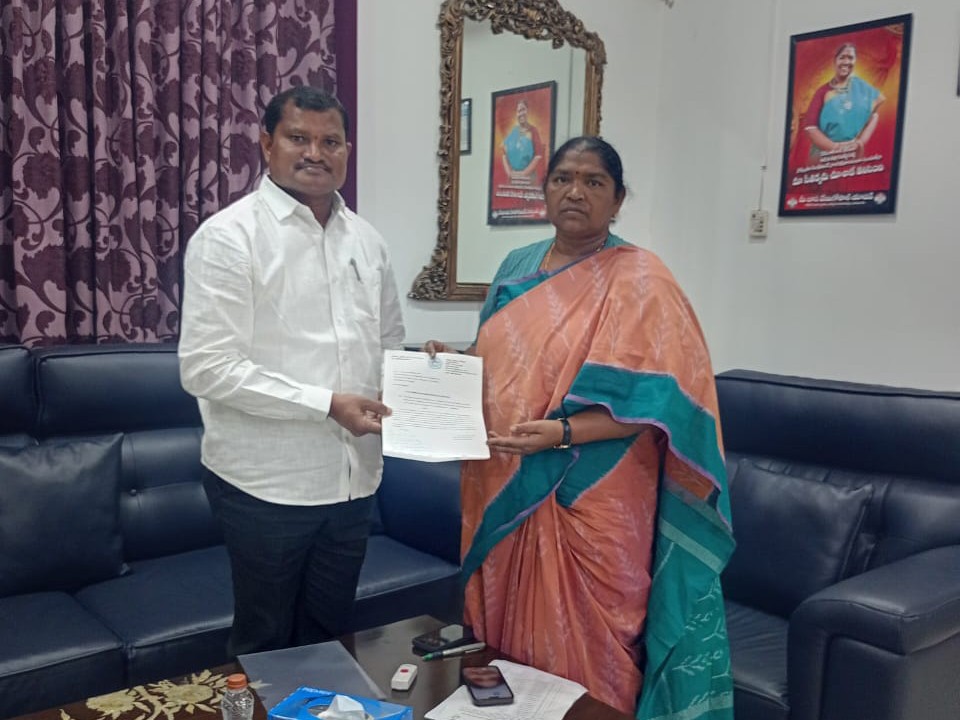 పంచాయతీరాజ్ సబ్ కార్యాలయం మార్చండి: ఎమ్మెల్యే