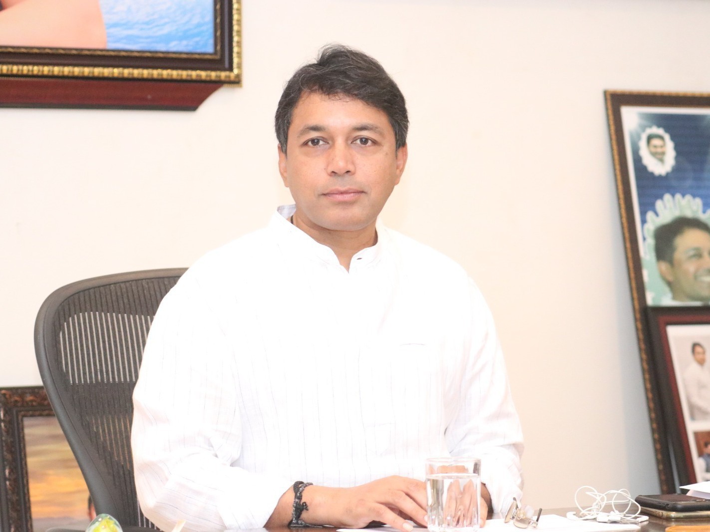 నష్టపోయిన రైతులను ఆదుకోవాలి మాజీ ఎమ్మెల్యే