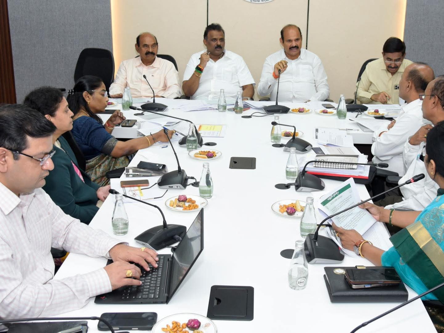‘అర్హులైన వారందరికీ ఇళ్లు, ఇళ్ల స్థలాలు ఇస్తాం’
