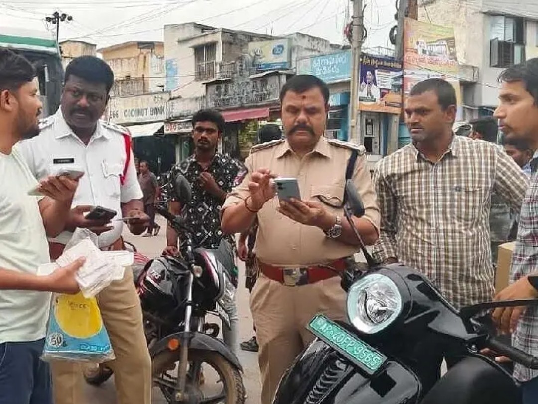మైనర్లకు వాహనాలు ఇస్తే కేసులు..!