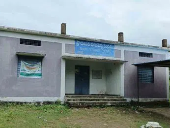 వెటర్నరీ ఆసుపత్రిలో సిబ్బంది కొరత