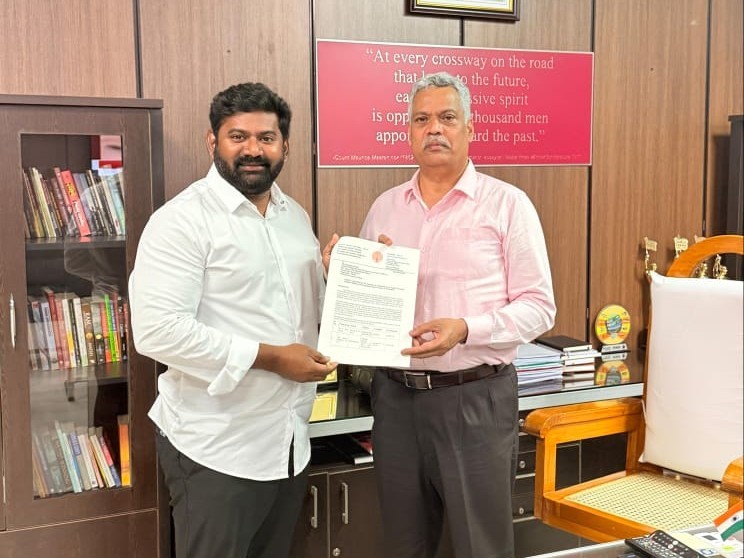 ఆర్టీసీ ఎండీతో ఎమ్మెల్యే విజయ్ చంద్ర భేటీ