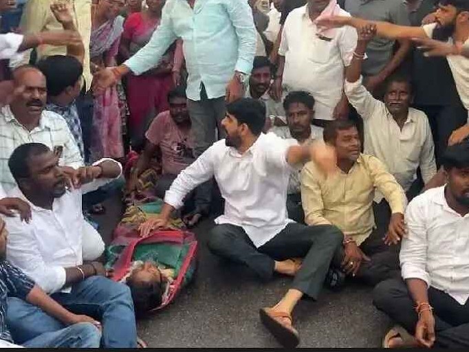 విద్యార్థిని కుటుంబానికి న్యాయం చేయాలని ఎమ్మెల్యే ఆందోళన
