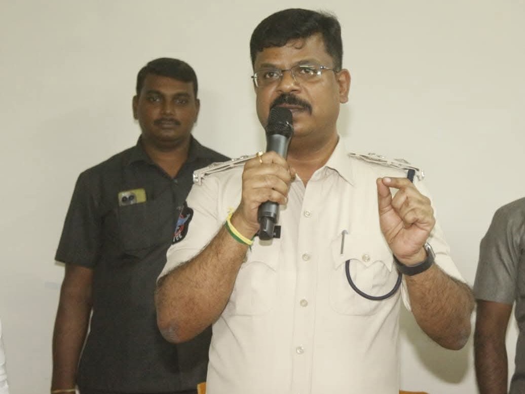 సైబర్‌ నేరాలపై ఎస్పీ అవగాహన సదస్సు