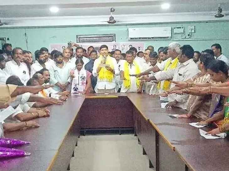 ఘనంగా మార్కెట్ యార్డ్ పాలకవర్గం ప్రమాణ స్వీకారం