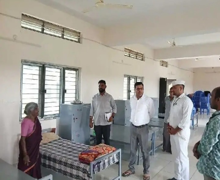 వృద్ధాశ్రమాన్ని తనిఖీ చేసిన సీనియర్ సివిల్ జడ్జి