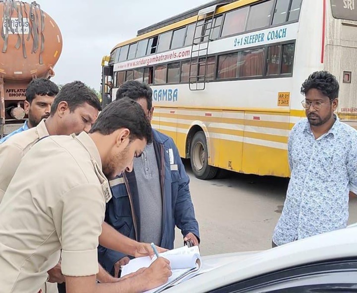 టోల్ ప్లాజా వద్ద RTA తనిఖీలు