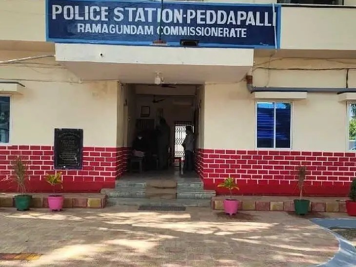 ఎలక్ట్రిసిటీ ఉద్యోగి ఇంట్లో చోరీ.. డ్రైవరే నిందితుడు