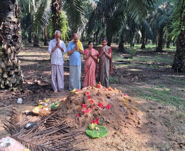 నగుల చవితిలో ఆప్కాబ్ ఛైర్మన్ గన్ని దంపతులు