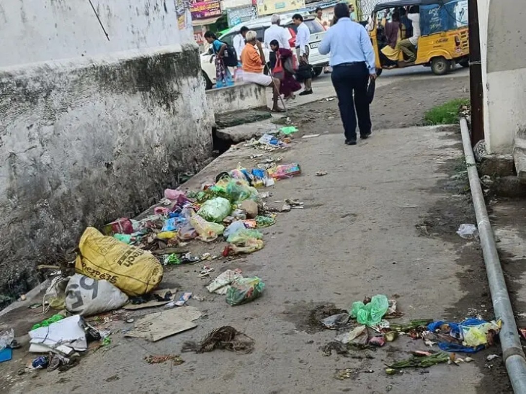 ఫిరంగిపురం రాజాపేటలో రహదారి దుర్భరం