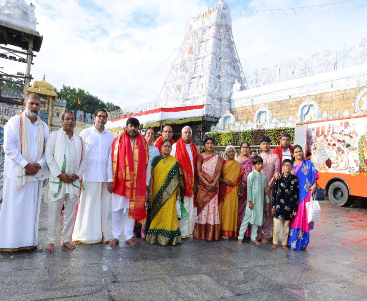 వెంకన్నసేవలో మారిటైం బోర్డు ఛైర్మన్