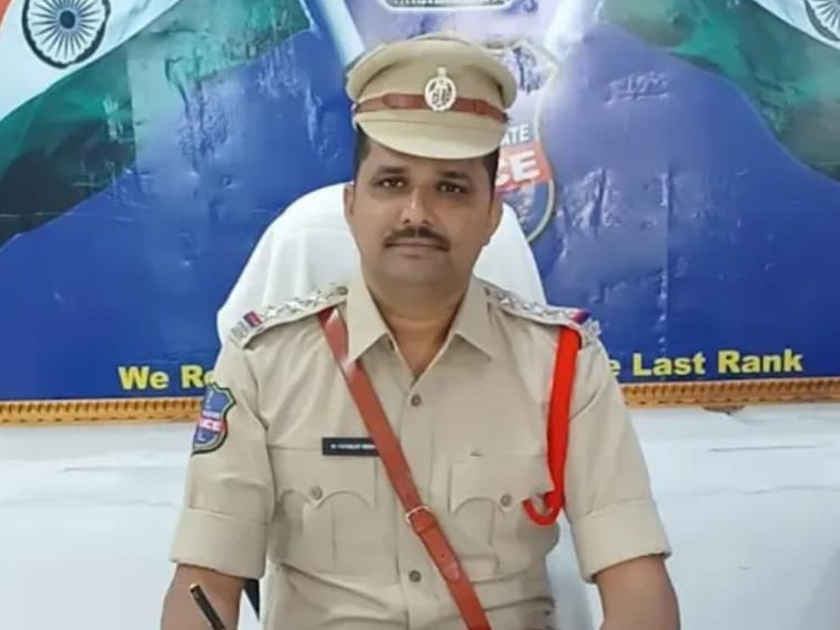 పేకాట ఆడితే జైలుకె : సీఐ