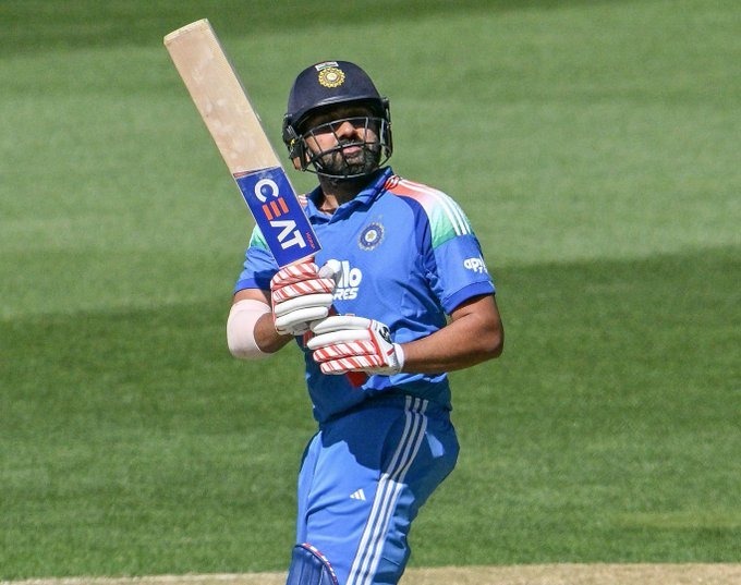 హిట్‌మ్యాన్ ఖాతాలో అరుదైన రికార్డ్