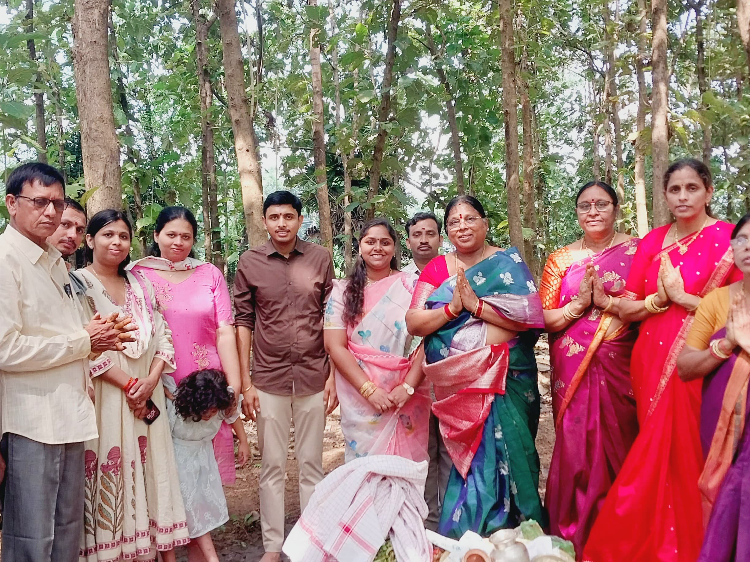 కుటుంబ సమేతంగా నాగుల చవితి జరుపుకున్న ఎమ్మెల్యే