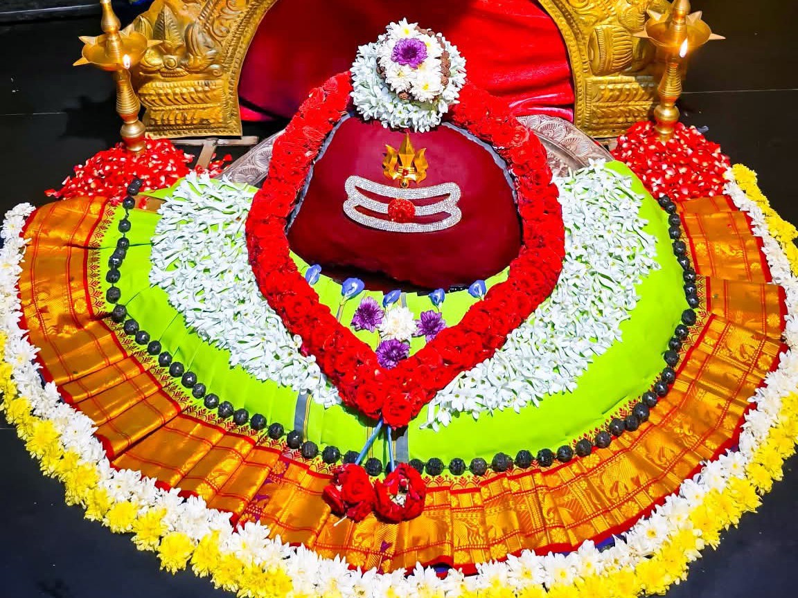 కుంకుమ అలంకారంలో స్వామి దర్శనం