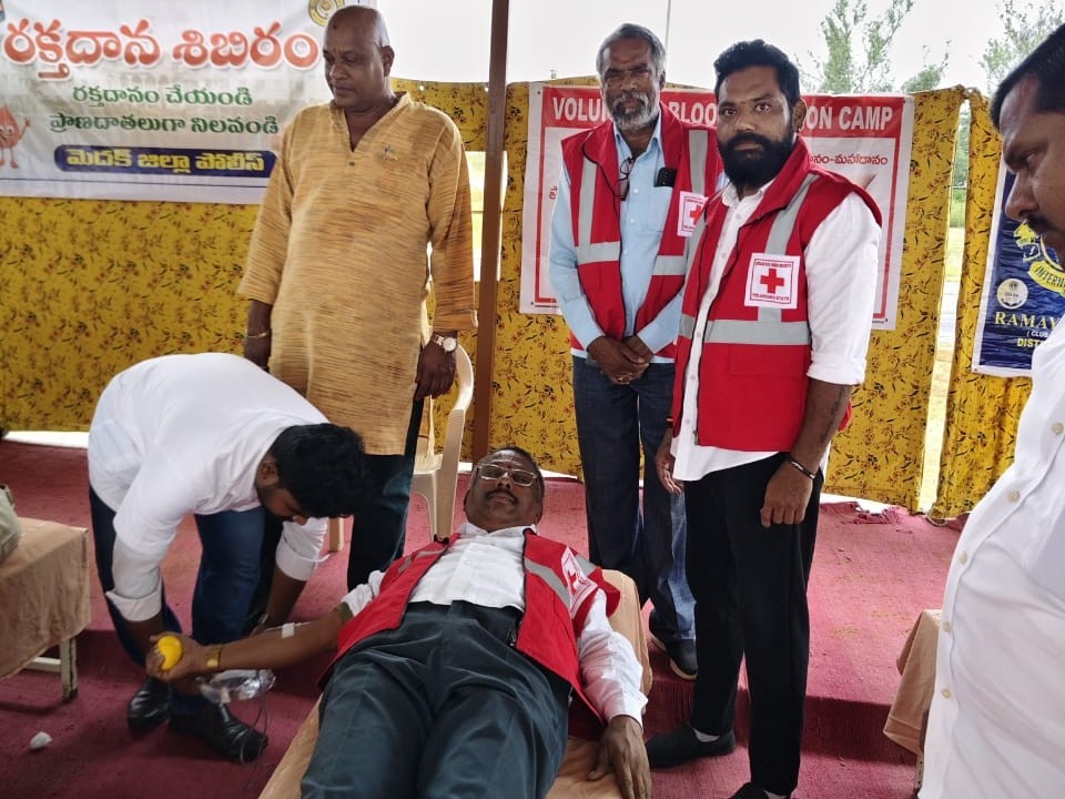 56వ సారి రక్తదానం చేసిన రాజశేఖర్ రెడ్డి
