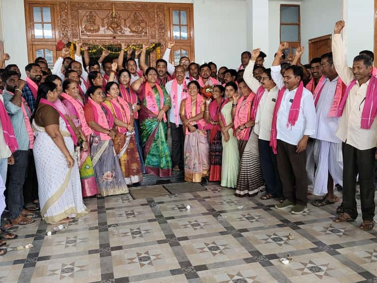 MLA సమక్షంలో BRSలోకి భారీ చేరికలు