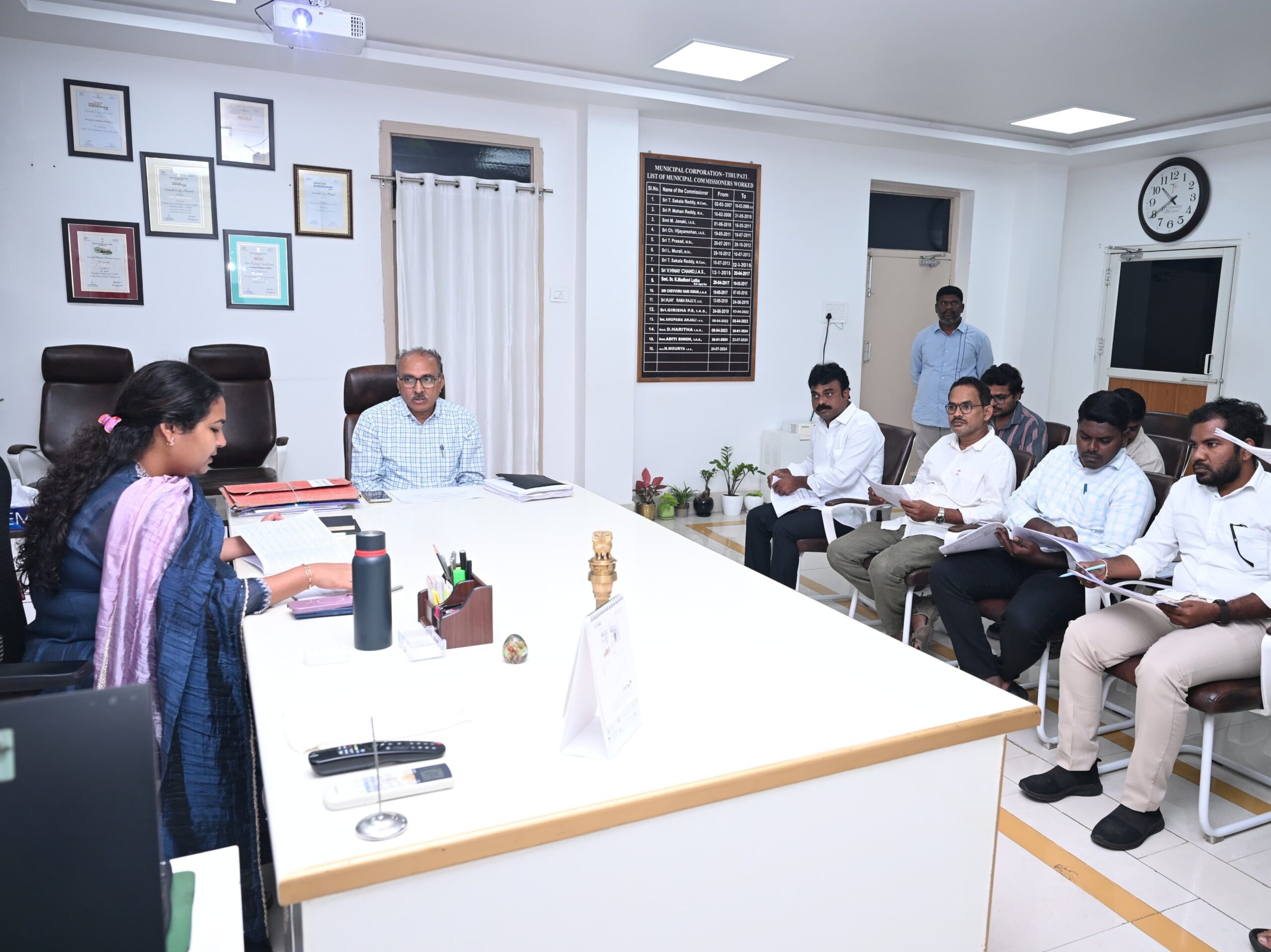పోలింగ్ కేంద్రాల విభజనకు సహకరించండి: మౌర్య