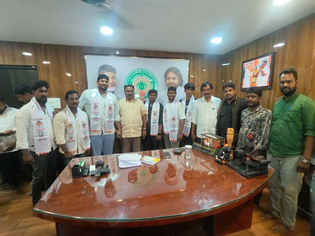 ఎమ్మెల్యే సమక్షంలో జనసేన పార్టీలోకి చేరికలు
