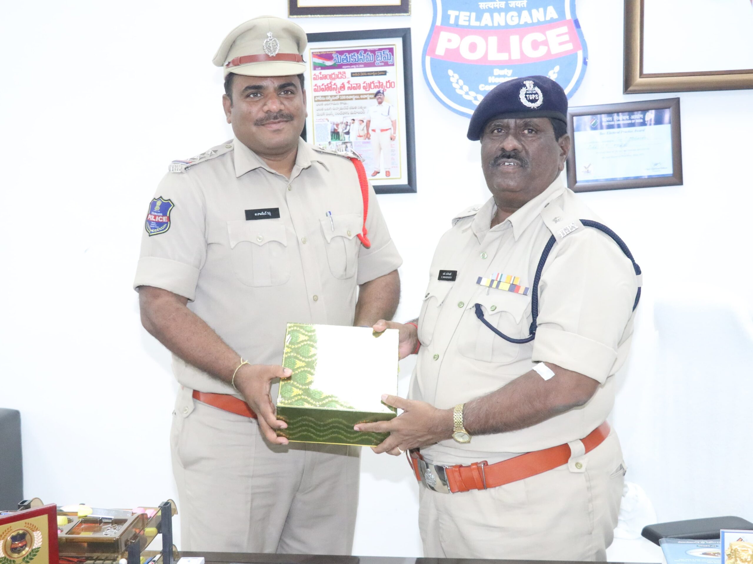 పోలీస్ ఇన్‌స్పెక్టర్ల బదిలీ