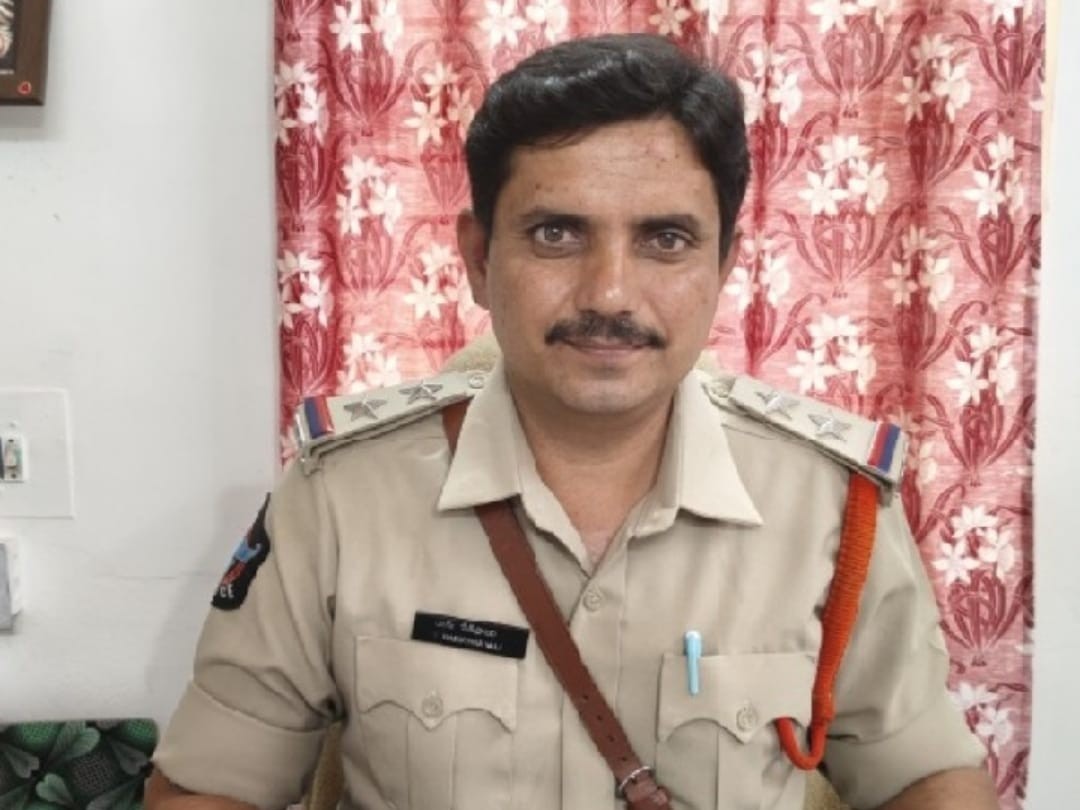 చెరుకువారిపల్లెలో పేకాట రాయుళ్లు అరెస్ట్