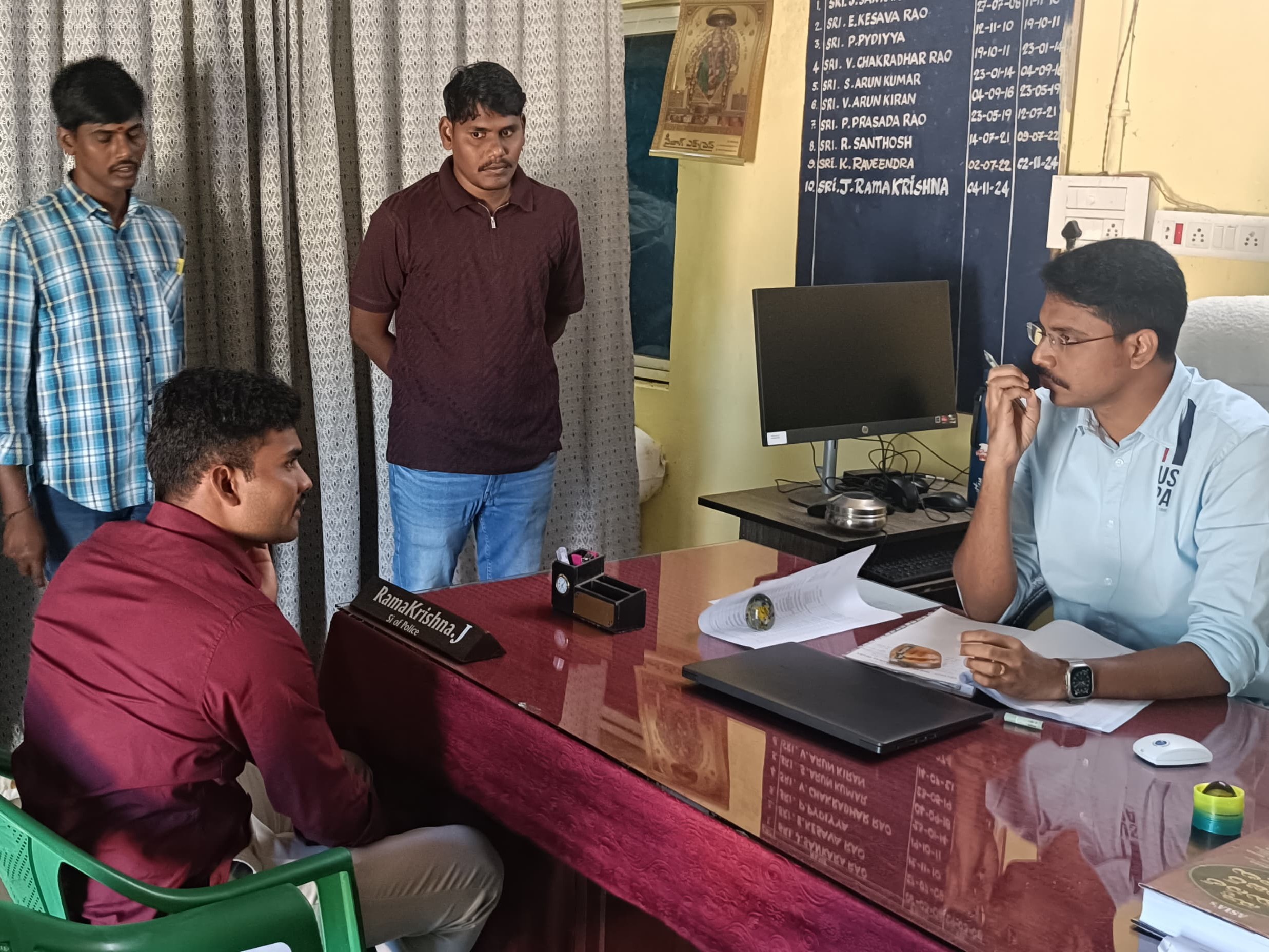 పోలీసు స్టేషన్‌ను తనిఖీ చేసిన పాడేరు డీఎస్పీ