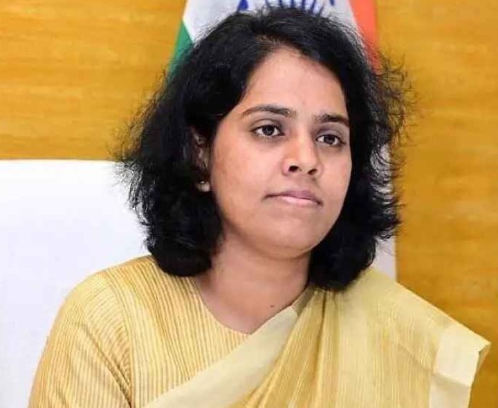భారీ వర్షాలు.. స్కూళ్లకు సెలవులు: కలెక్టర్