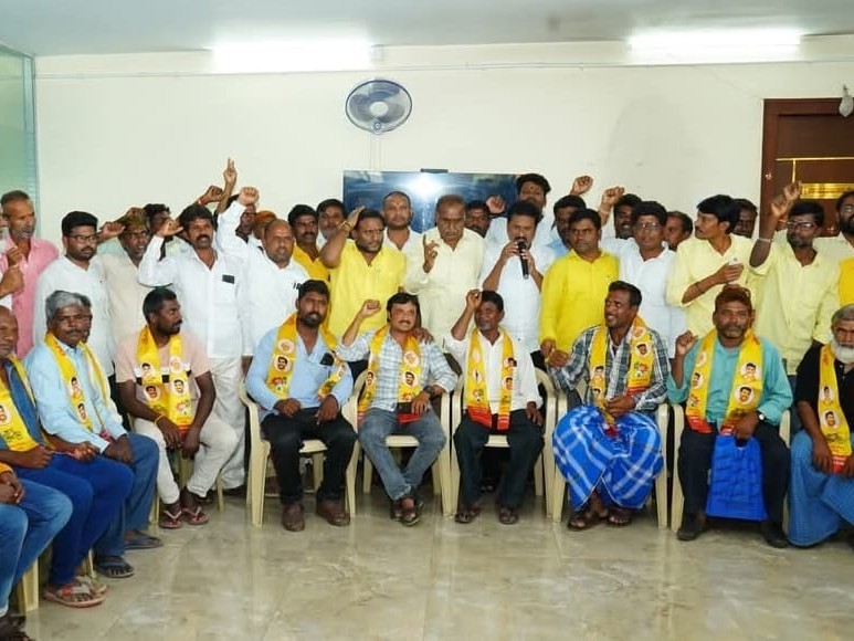 కుప్పంలో TDPలోకి 25 కుటుంబాలు చేరిక