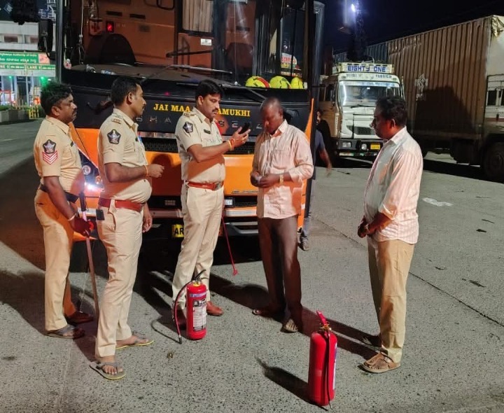 ఒంగోలులో పోలీసుల విస్తృత తనిఖీలు