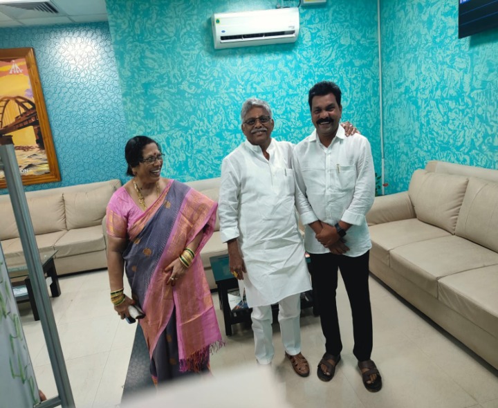ఎమ్మెల్యే‌ను కలిసిన ఆవ భూముల పోరాటయోధుడు