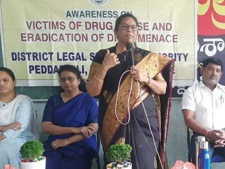 ప్రతి ఒక్కరికి చట్టాలపై అవగాహన అవసరం
