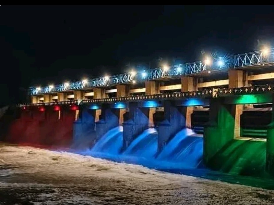 ప్రాజెక్ట్ అప్డేట్.. మూడు గేట్లు ఎత్తి నీరు విడుదల