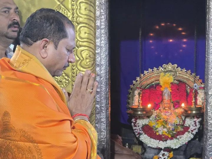 అయ్యప్ప స్వామి ఆలయంలో ఎమ్మెల్యే పూజలు