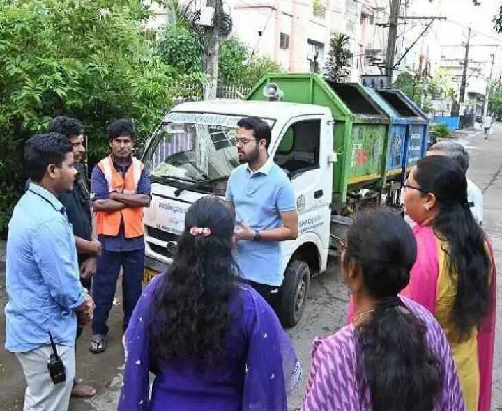 పారిశుధ్య నిర్వహణను పరిశీలించిన కమిషనర్