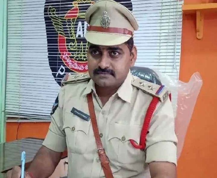 మలికిపురం ప్రజలు అప్రమత్తంగా ఉండాలి: ఎస్సై