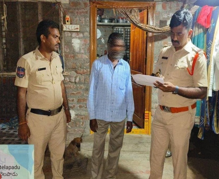 రౌడీషీటర్ల కదలికలపై పోలీసుల నిఘా