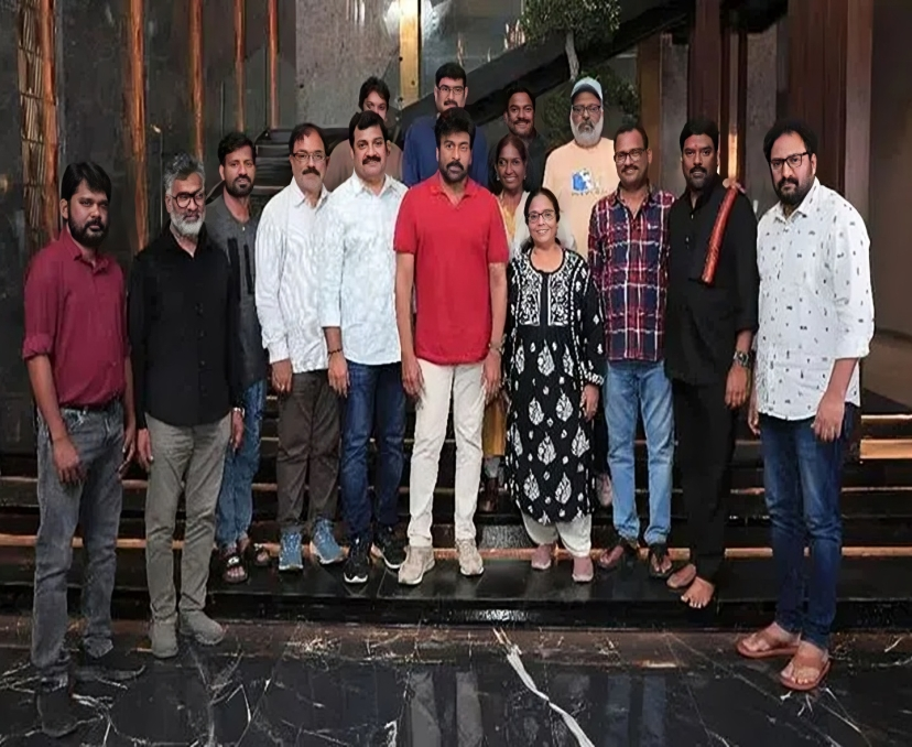 చిరంజీవిని కలిసిన సినీ జర్నలిస్టులు