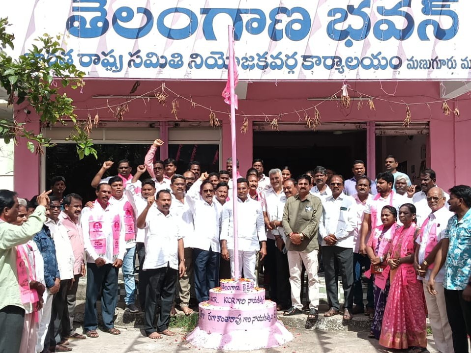 బీఆర్ఎస్ కార్యకర్తలు సిద్ధంగా ఉండాలి: మాజీ ఎమ్మెల్యే
