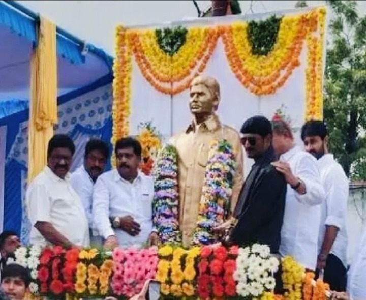 మాజీ ఎమ్మెల్యే రామ్మూర్తి యాదవ్ విగ్రహా ఆవిష్కరణ
