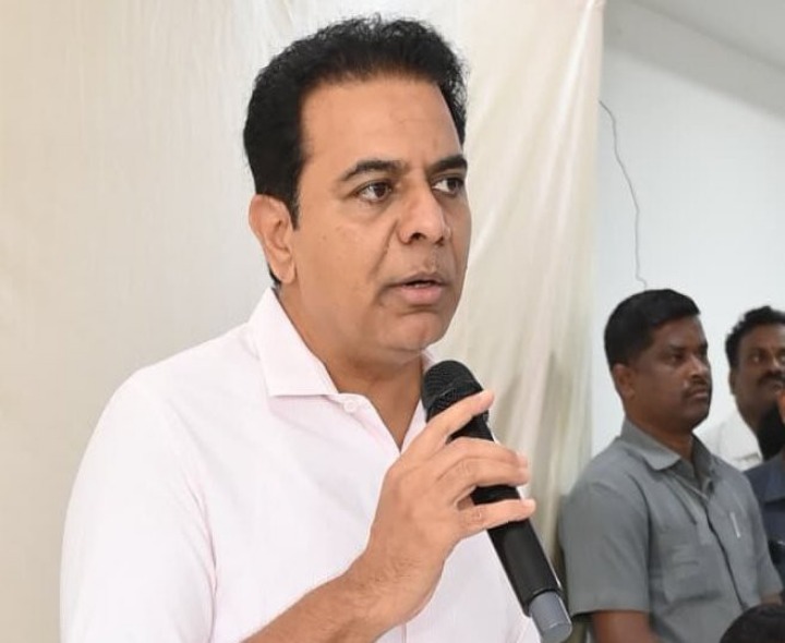 అన్ని వర్గాల ప్రజలను కాంగ్రెస్ మోసం చేసింది: కేటీఆర్