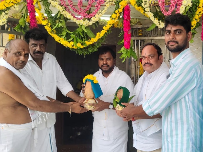 వినాయక స్వామి ఆలయంలో కుంభాభిషేక వేడుకలు