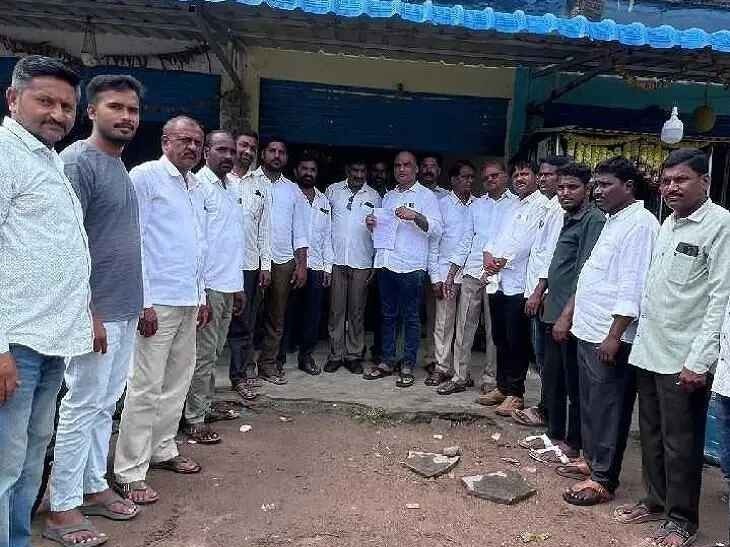 ‘తడిసిన ధాన్యాన్ని కొనుగోలు చేయాలి’