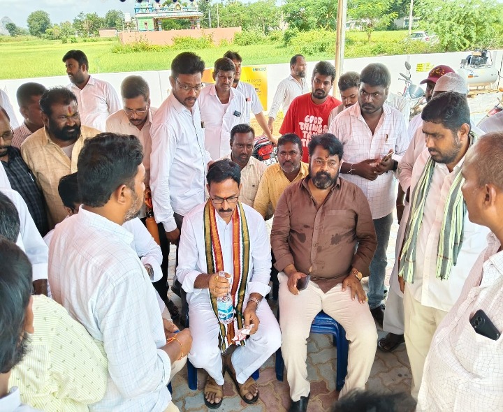‘ప్రజలకు అందుబాటులో ఉంటూ సేవలు అందించాలి’