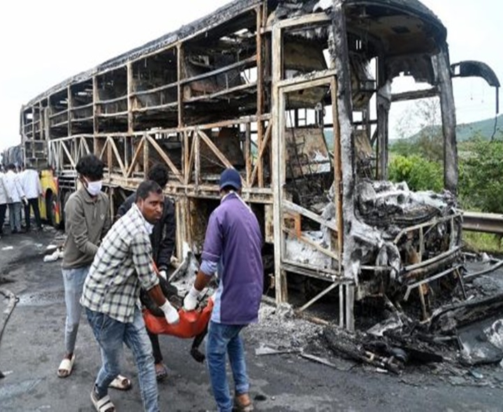 కుటుంబ సభ్యులకు మృతదేహాలు అప్పగింత
