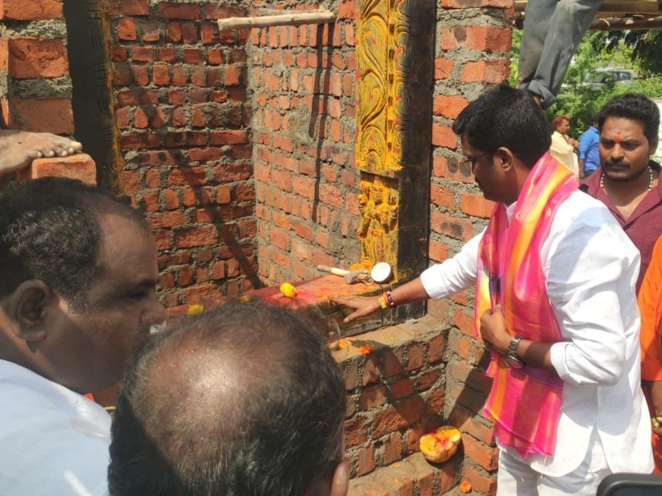 పెద్దమ్మ తల్లి గుడి దర్వాజా ప్రతిష్టాపన