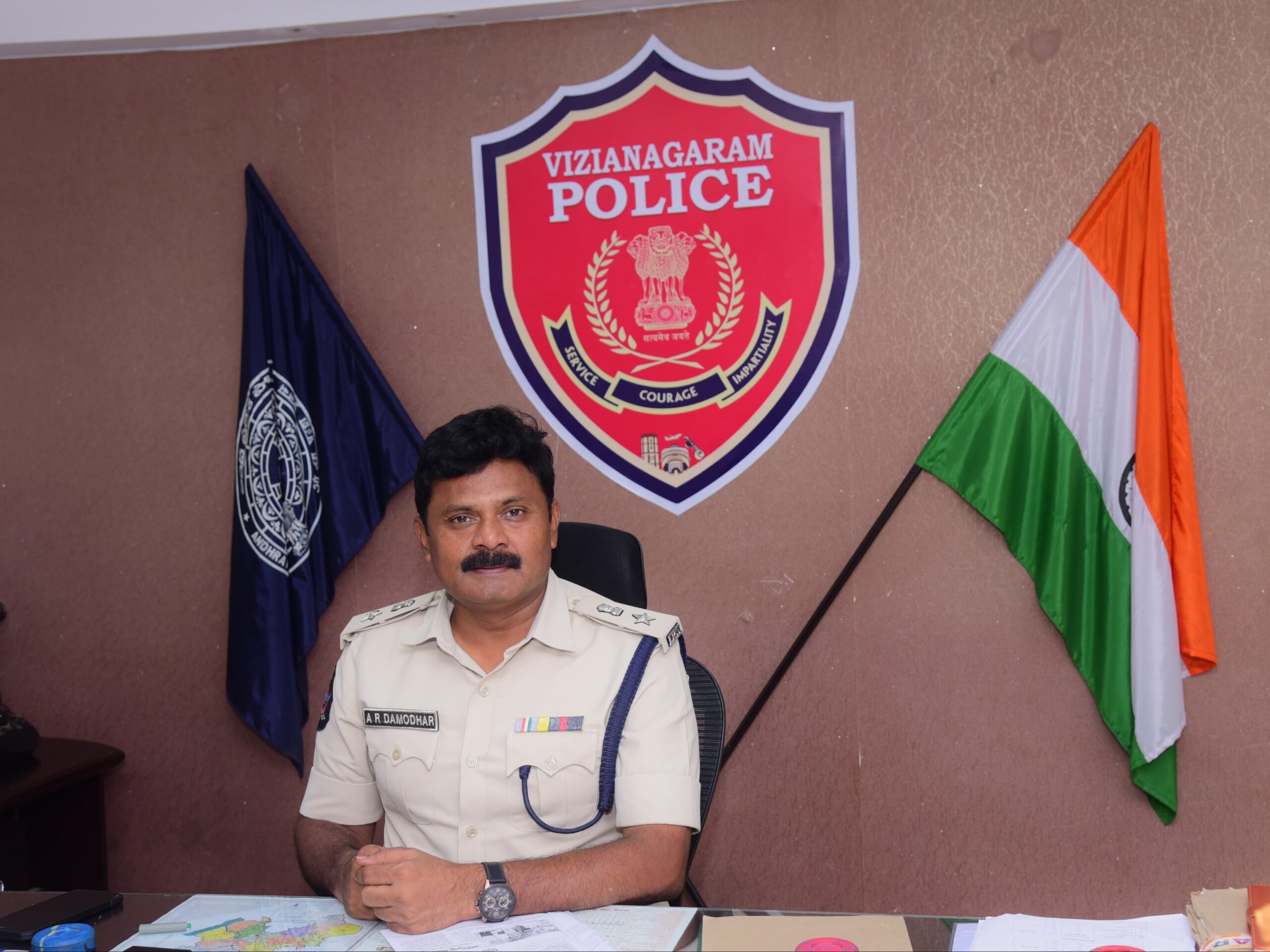 ‘తీర ప్రాంత ప్రజలు అప్రమత్తంగా వ్యవహరించాలి’