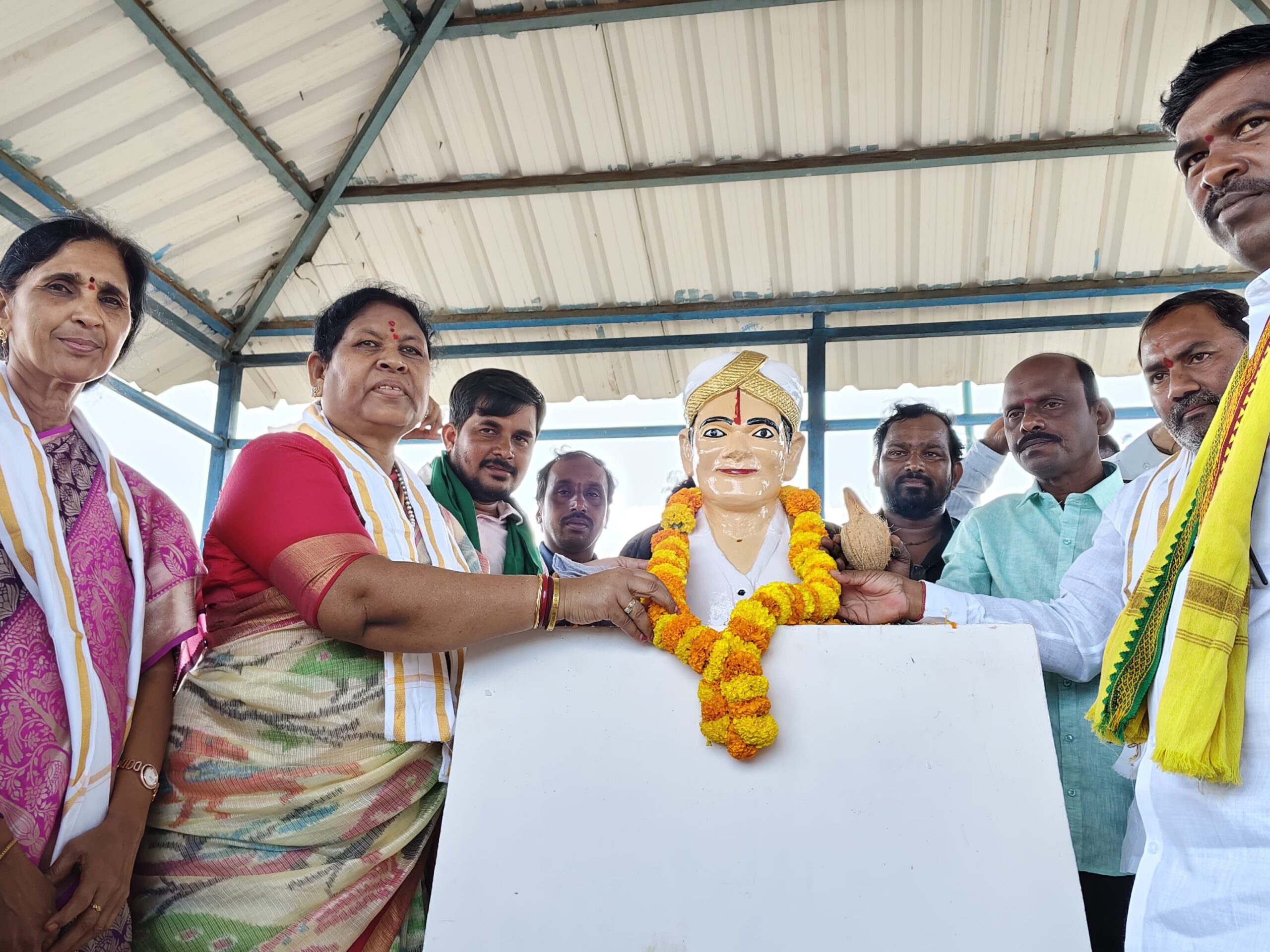 గిరిజనుల హక్కుల కోసం పోరాడిన మహనీయుడు వెడ్మ రాము