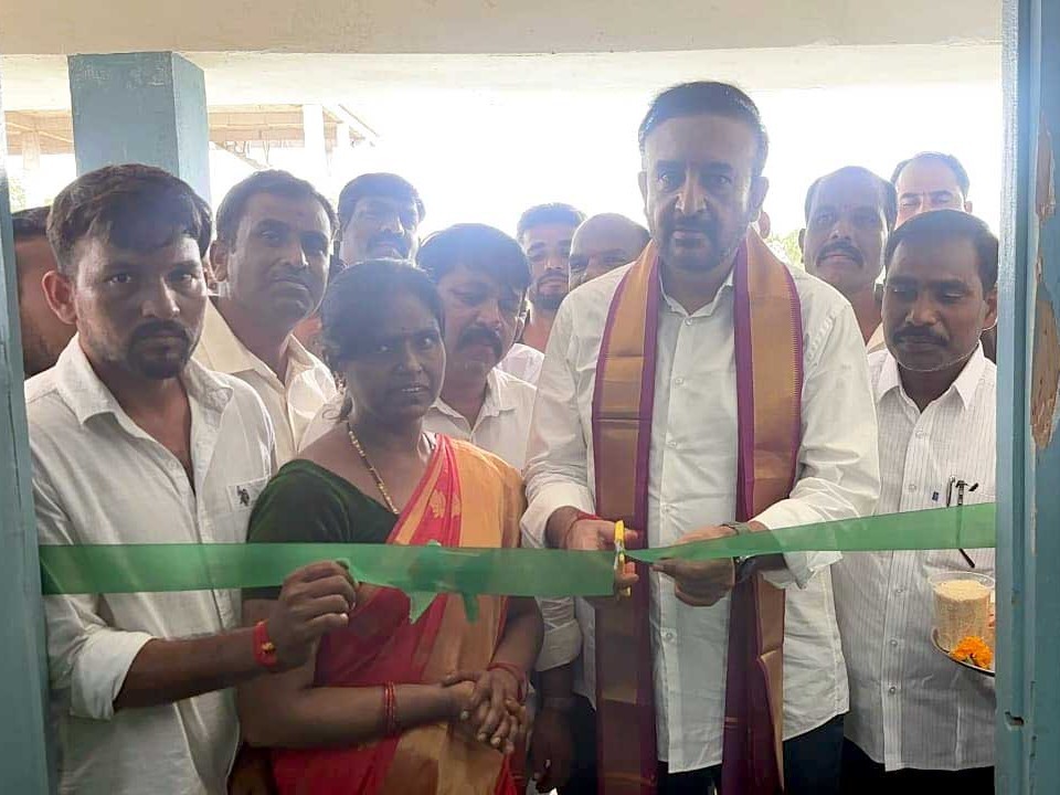 విద్య, వైద్యంపై కాంగ్రెస్​ ప్రభుత్వం ప్రత్యేక శ్రద్ధ: ఎమ్మెల్యే