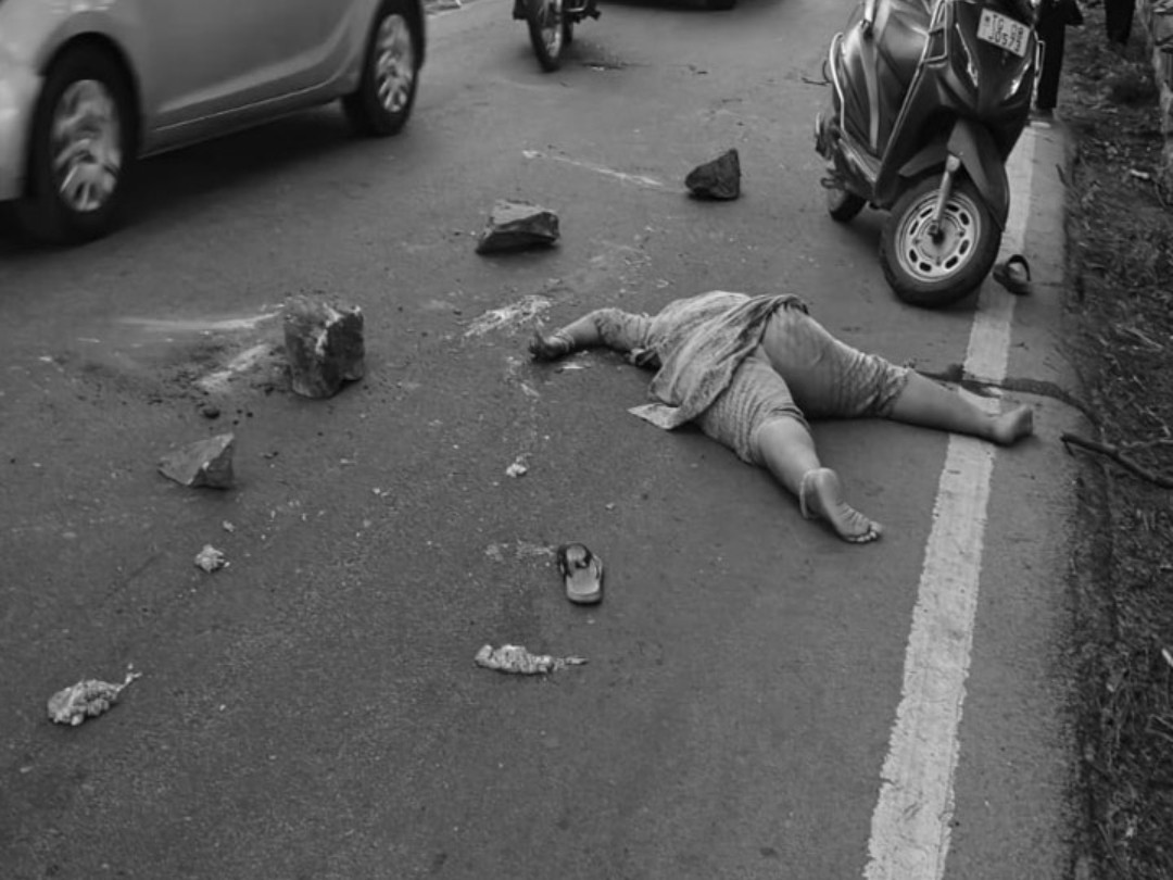 రోడ్డుప్రమాదం.. మహిళ మృతి