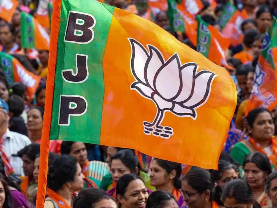 జూబ్లీహిల్స్‌లో పాగా వేసేందుకు పావులు కదుపుతున్న బీజేపీ